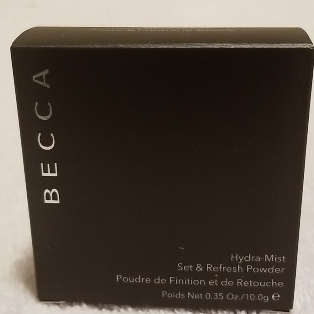 Makeup set and refresh powder